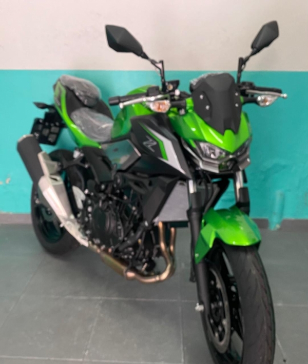 Foto Miniatura Kawasaki Z 500 ABS 2025